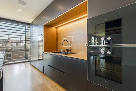 Ático de 5 dormitorios en venta en Barcelona, Cataluña, Spain № 7072 - foto 17