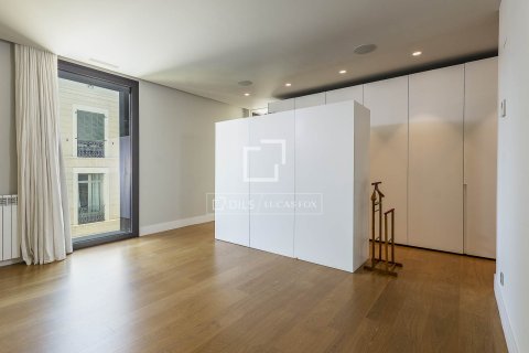 Ático de 5 dormitorios en venta en Barcelona, Cataluña, Spain № 7072 - foto 13