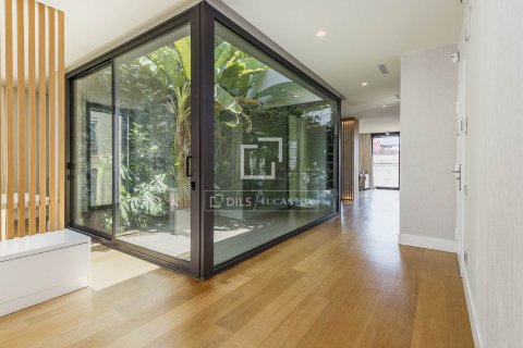 Ático de 5 dormitorios en venta en Barcelona, Cataluña, Spain № 7072 - foto 30