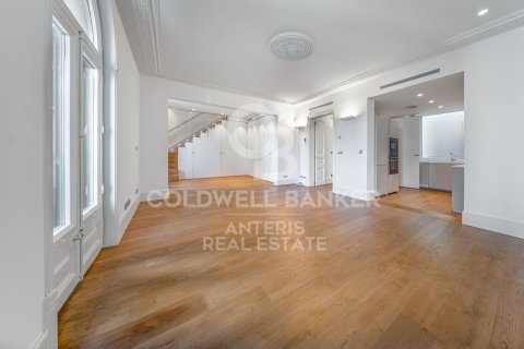 2 bedrooms penthouse for sale in Barcelona, Catalonia, Spain № 7985 - photo 26