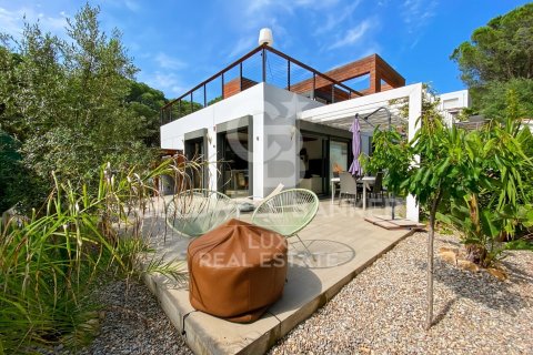 Сasa de 3 dormitorios en venta en L'Escala, Gerona, Cataluña, Spain № 7986