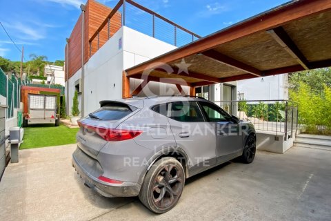 Сasa de 3 dormitorios en venta en L'Escala, Gerona, Cataluña, Spain № 7986 - foto 6