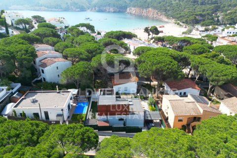 Сasa de 3 dormitorios en venta en L'Escala, Gerona, Cataluña, Spain № 7986 - foto 4