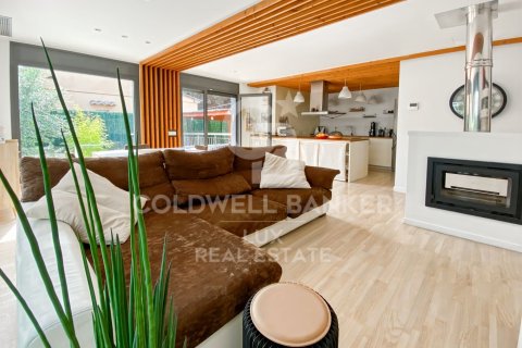 Сasa de 3 dormitorios en venta en L'Escala, Gerona, Cataluña, Spain № 7986 - foto 17