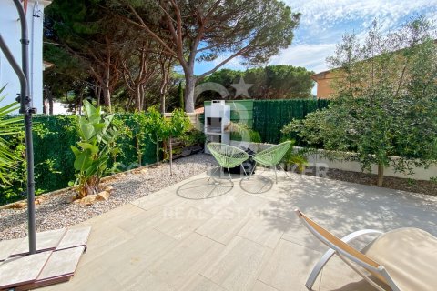 Сasa de 3 dormitorios en venta en L'Escala, Gerona, Cataluña, Spain № 7986 - foto 8