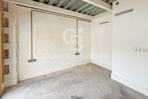 Dúplex de 2 dormitorios en venta en Barcelona, Cataluña, Spain № 7989 - foto 18