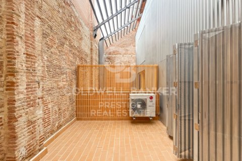 Dúplex de 2 dormitorios en venta en Barcelona, Cataluña, Spain № 7989 - foto 29