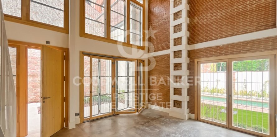 Dúplex de 2 dormitorios en venta en Barcelona, Cataluña, Spain № 7989