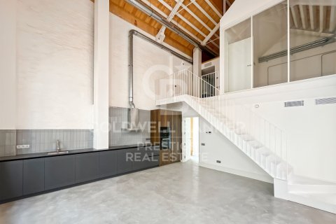 Dúplex de 2 dormitorios en venta en Barcelona, Cataluña, Spain № 7989 - foto 3