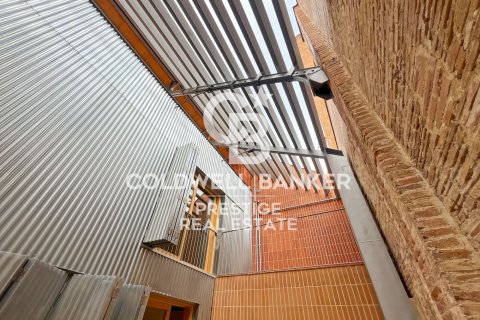 Dúplex de 2 dormitorios en venta en Barcelona, Cataluña, Spain № 7989 - foto 19