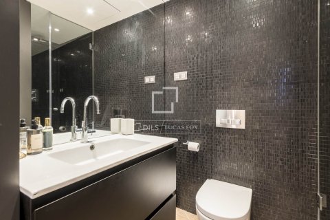 Apartamento de 3 dormitorios en venta en Barcelona, Cataluña, Spain № 7157 - foto 3