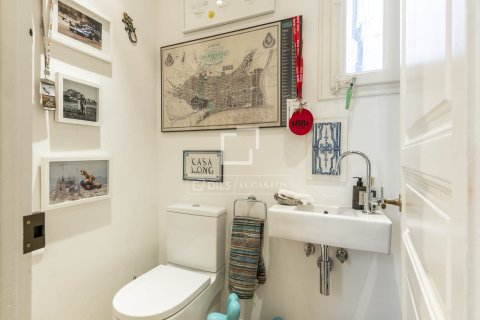 Apartamento de 3 dormitorios en venta en Barcelona, Cataluña, Spain № 7157 - foto 5