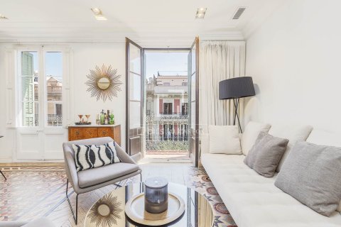 Apartamento de 3 dormitorios en venta en Barcelona, Cataluña, Spain № 7157 - foto 24