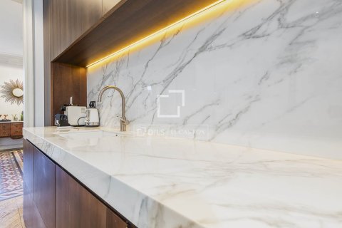 Apartamento de 3 dormitorios en venta en Barcelona, Cataluña, Spain № 7157 - foto 9