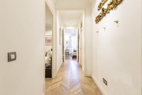 Apartamento de 3 dormitorios en venta en Barcelona, Cataluña, Spain № 7157 - foto 6