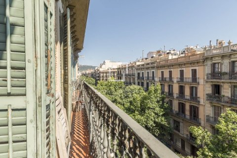 Apartamento de 3 dormitorios en venta en Barcelona, Cataluña, Spain № 7157 - foto 19