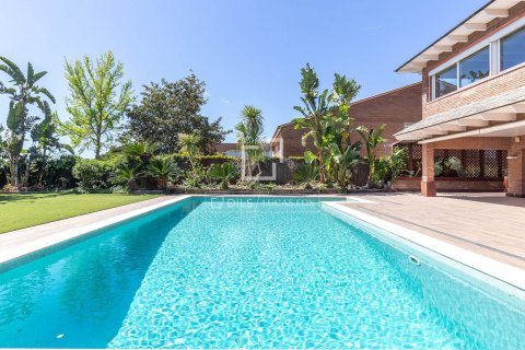 Villa de 3 dormitorios en venta en Sant Just Desvern, Barcelona, Cataluña, Spain № 7158 - foto 28