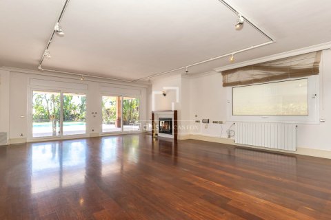 Villa de 3 dormitorios en venta en Sant Just Desvern, Barcelona, Cataluña, Spain № 7158 - foto 19