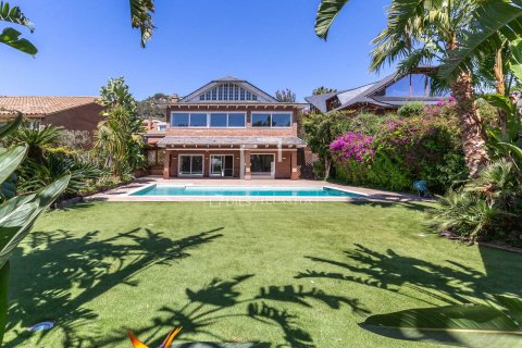 Villa de 3 dormitorios en venta en Sant Just Desvern, Barcelona, Cataluña, Spain № 7158 - foto 26