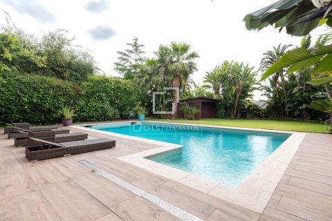 Villa de 3 dormitorios en venta en Sant Just Desvern, Barcelona, Cataluña, Spain № 7158 - foto 8
