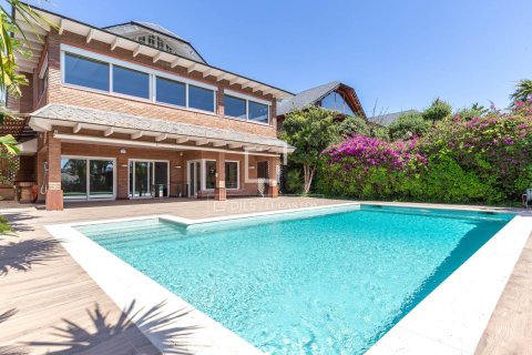Villa de 3 dormitorios en venta en Sant Just Desvern, Barcelona, Cataluña, Spain № 7158 - foto 27