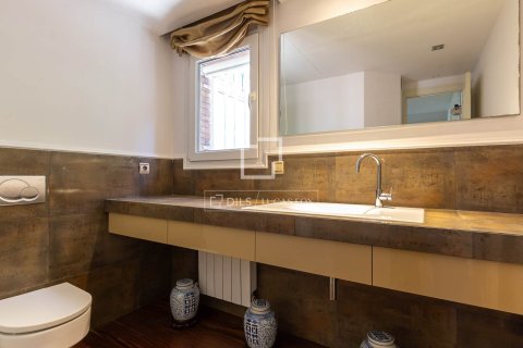 Villa de 3 dormitorios en venta en Sant Just Desvern, Barcelona, Cataluña, Spain № 7158 - foto 21