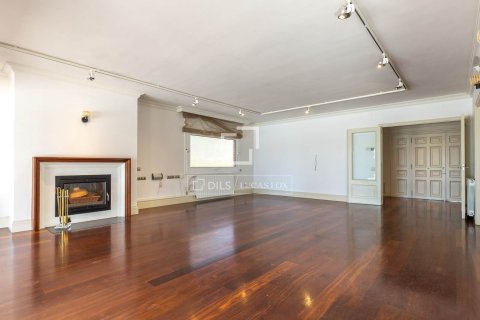 Villa de 3 dormitorios en venta en Sant Just Desvern, Barcelona, Cataluña, Spain № 7158 - foto 17