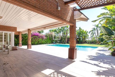 Villa de 3 dormitorios en venta en Sant Just Desvern, Barcelona, Cataluña, Spain № 7158 - foto 9
