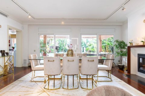 Villa de 3 dormitorios en venta en Sant Just Desvern, Barcelona, Cataluña, Spain № 7158 - foto 14
