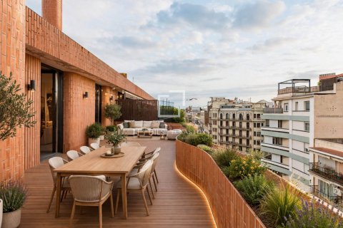 Ático de 3 dormitorios en venta en Barcelona, Cataluña, Spain № 3982 - foto 6