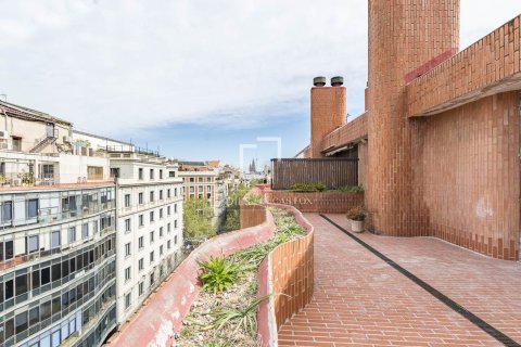 Ático de 3 dormitorios en venta en Barcelona, Cataluña, Spain № 3982 - foto 9