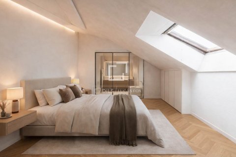 Ático de 3 dormitorios en venta en Barcelona, Cataluña, Spain № 3982 - foto 24