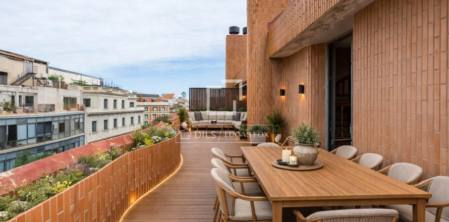 Ático de 3 dormitorios en venta en Barcelona, Cataluña, Spain № 3982