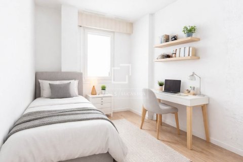 Ático de 3 dormitorios en venta en Barcelona, Cataluña, Spain № 3982 - foto 17