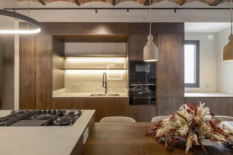 Apartamento de 3 dormitorios en venta en Barcelona, Cataluña, Spain № 3980 - foto 20