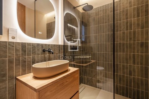 Apartamento de 3 dormitorios en venta en Barcelona, Cataluña, Spain № 3980 - foto 24