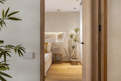 Apartamento de 3 dormitorios en venta en Barcelona, Cataluña, Spain № 3980 - foto 15