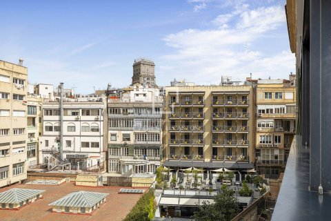 Apartamento de 3 dormitorios en venta en Barcelona, Cataluña, Spain № 3980 - foto 13