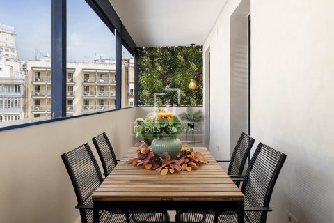 Apartamento de 3 dormitorios en venta en Barcelona, Cataluña, Spain № 3980 - foto 11