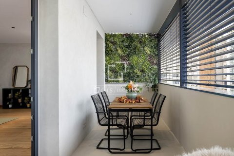 Apartamento de 3 dormitorios en venta en Barcelona, Cataluña, Spain № 3980 - foto 10