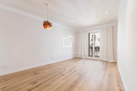 2 bedrooms apartment for sale in Barcelona, Catalonia, Spain № 3977 - photo 2