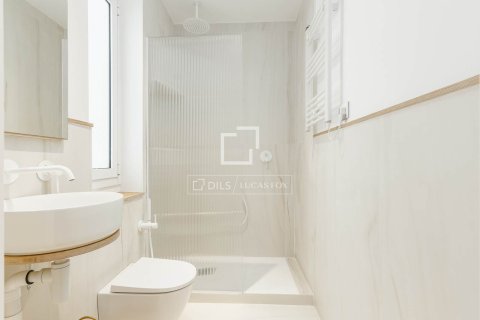 2 bedrooms apartment for sale in Barcelona, Catalonia, Spain № 3977 - photo 16