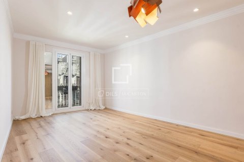 2 bedrooms apartment for sale in Barcelona, Catalonia, Spain № 3977