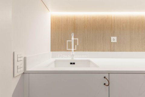 2 bedrooms apartment for sale in Barcelona, Catalonia, Spain № 3977 - photo 6