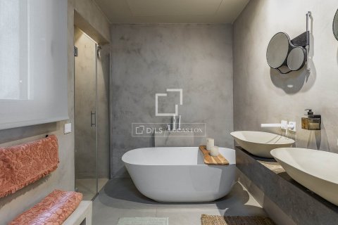 3 bedrooms apartment for sale in Barcelona, Catalonia, Spain № 3979 - photo 17