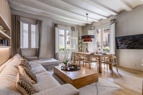 3 bedrooms apartment for sale in Barcelona, Catalonia, Spain № 3979 - photo 3