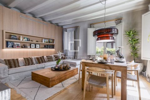 Apartamento de 3 dormitorios en venta en Barcelona, Cataluña, Spain № 3979