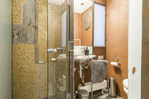 Apartamento de 2 dormitorios en venta en Barcelona, Cataluña, Spain № 3983 - foto 23