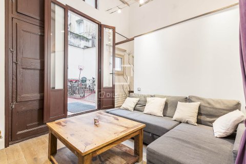 Apartamento de 2 dormitorios en venta en Barcelona, Cataluña, Spain № 3983 - foto 5