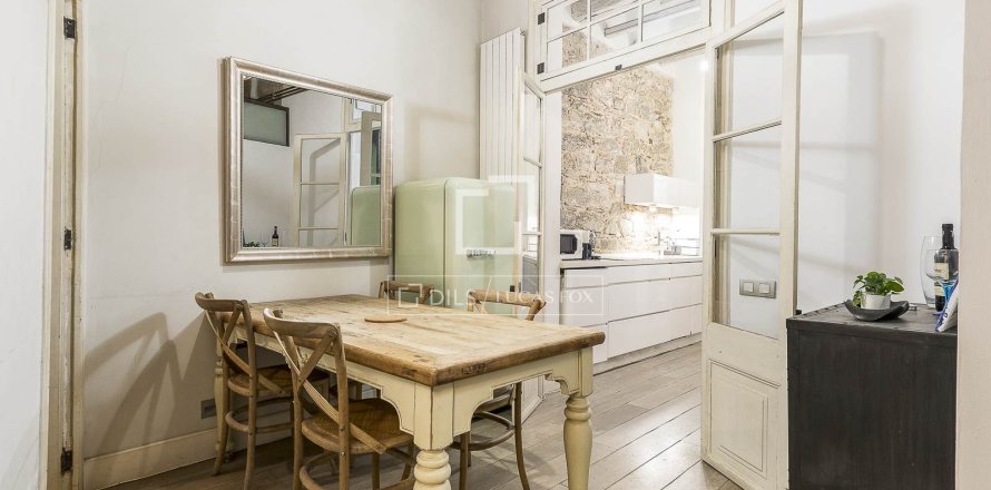 Apartamento de 2 dormitorios en venta en Barcelona, Cataluña, Spain № 3983
